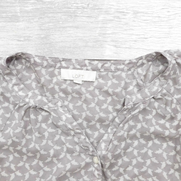 LOFT WMNS SZ S GRAY & WHITE HENLEY 3/4 SLEEVE TOP - Picture 4 of 6